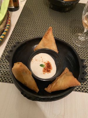 Vegane Samosas  at YEnat Restaurant in Mannheim