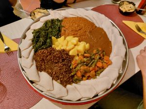 Vegan plate for 4 people at YEnat Restaurant in Mannheim