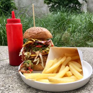 Vegan Crispy Jackfruit Burger at Sanba in Antwerpen