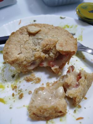 Empada de pizza sensacional com queijo cremoso de castanha at Casa de Nara in Joao Pessoa