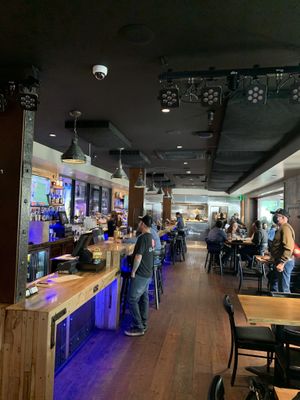 Indoor bar at Idyllwild Brewpub in Idyllwild