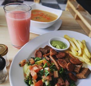 Menu of the day - every day different with soup, main plate, juice & dessert at Encanto in Bogota