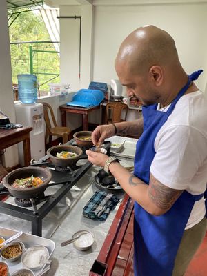 We made five curries from scratch   at Matey Hut in Ella