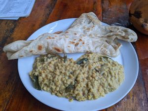 Parata with dhal at Matey Hut in Ella