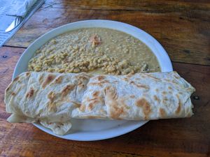 Parata with dhal at Matey Hut in Ella