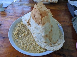 Parata with dhal at Matey Hut in Ella