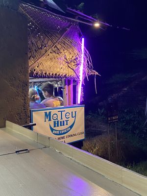 Atmosphere   at Matey Hut in Ella