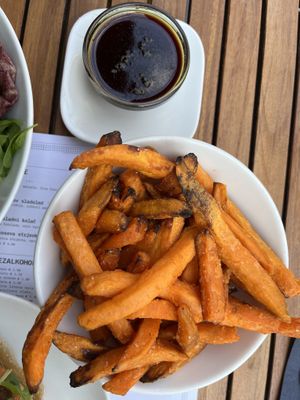 Sweet potato fries and salad sauce (pumpkin seed oil & balsamico)  at Trappa in Ljubljana