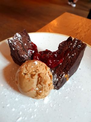 Vegan brownie and candy nuts icecream at Slot Oostende in Goes