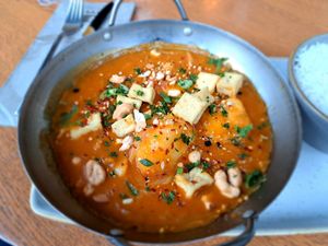 Curry met tofu en aardappel at Slot Oostende in Goes