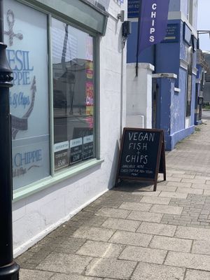 Sign outside  at Chesil Chippie in Portland
