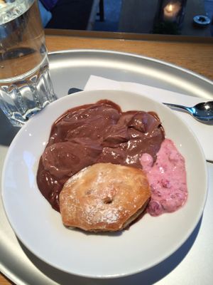 Pudding time at Tibits in Basel