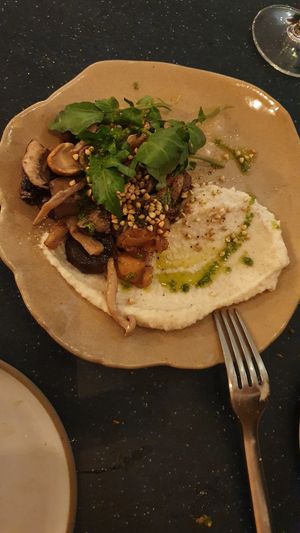 Paddestoelen met pastinaak en ui at Camion in Antwerpen