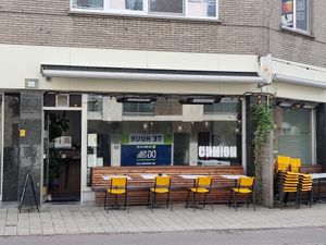 Front + outdoor seating at Camion in Antwerpen