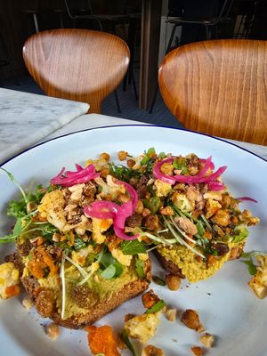 Sourdough toast spiced hummus at Camion in Antwerpen