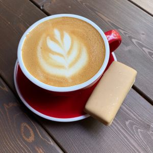 Latte (coconut milk)  + veg caramel bar at Green Corner in Moscow