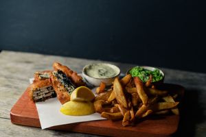 Vegan fish and ships at Friendship Concept in Pai