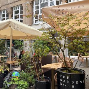 Outdoor seating  at The Gardener's Nosh in Stuttgart