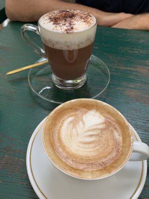 Soya (+€0.50) and almond (+€1) milk options at The Gardener's Nosh in Stuttgart