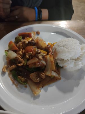 Sweet and sour vegetables at Bar How in Huay Xai