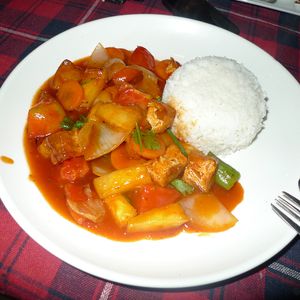 
vegetables with tofu and rice  at Bar How in Huay Xai