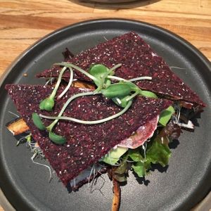 Sandwich BLT-A at Crudessence - Rachel in Montreal