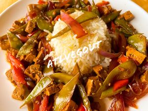 Kum pao veggie stir fry   at Laguna Lodge & Zotz Restaurant in Santa Cruz La Laguna