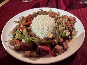 Kung pao (3/5)  at Laguna Lodge & Zotz Restaurant in Santa Cruz La Laguna