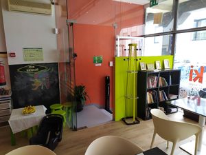 Library & kids space at Ki Macrobiotico in Aveiro