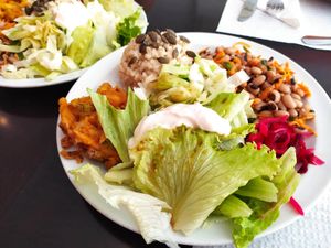Ciclist beans, coleslaw, salad, patanisca, whole rice and pumpkin seeds at Ki Macrobiotico in Aveiro