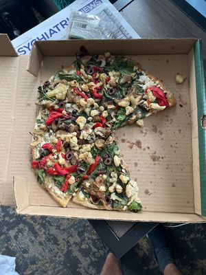 Vegan wheat with modified toppings. Kalamata olives are so good. at Uncle Joe's Pizzeria in Anchorage