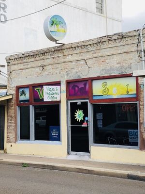 Storefront at Veggie Del Sol in Brownsville