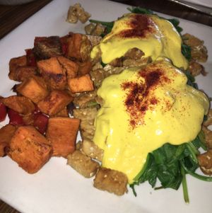 Eggs Benedict at Ravens' Restaurant in Mendocino