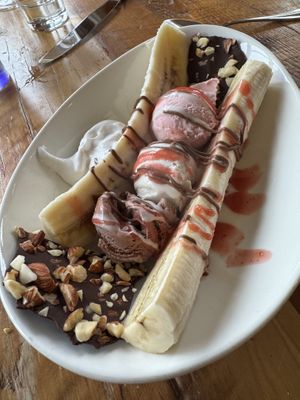 Banana Split  at Ravens' Restaurant in Mendocino