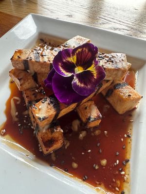 BBQ tofu at Ravens' Restaurant in Mendocino