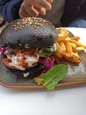 Falafel burger at La Popote D'Ondine in Nice