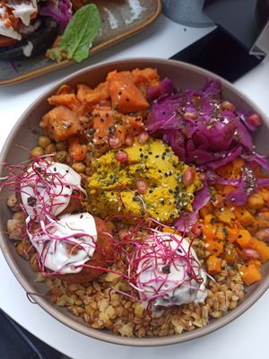 Veggie bowl at La Popote D'Ondine in Nice