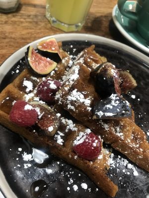 Vegan and gluten-free waffles at La Popote D'Ondine in Nice