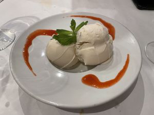 Gelat de llet soja amb arrós i menta  at La Fàbrica in Vilafranca Del Penedes