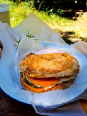 Hamburguesa completa vegana  at Silvestre in Colonia Suiza