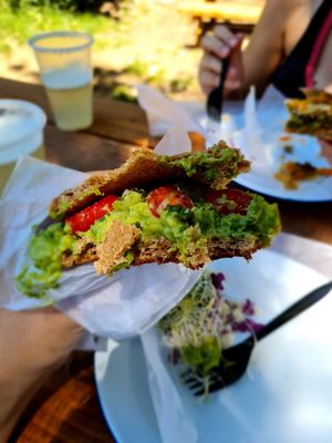 Sándwich de palta  at Silvestre in Colonia Suiza