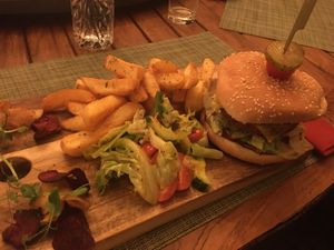 The meateater ate the quarter pounder burger (Vegan) at Green Loft in Northampton