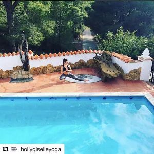 Join us for our daily meditative yin yoga practice 🙏🧘‍♀️✨ at Casa Tarsan Vegan Eco Lodge in Villalonga