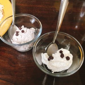 Helado de coco y de chocolate local, incl. w Saturday menu at Delicius Sano y Vegano in Callao