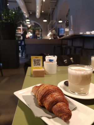  at God Save The Food in Milan