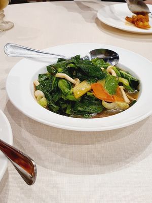 Kai lan is yummy at D'Life Signature 蔬品軒 - Novena in Central Singapore