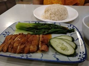 Chicken rice at D'Life Signature 蔬品軒 - Novena in Central Singapore
