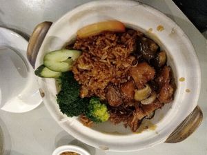 Claypot chicken at D'Life Signature 蔬品軒 - Novena in Central Singapore