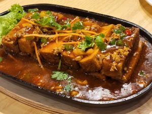 Hot plate tofu at D'Life Signature 蔬品軒 - Novena in Central Singapore