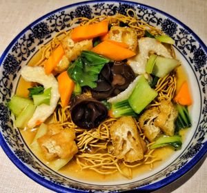 Crispy noodles, lots of ingredients, worth trying at D'Life Signature 蔬品軒 - Novena in Central Singapore